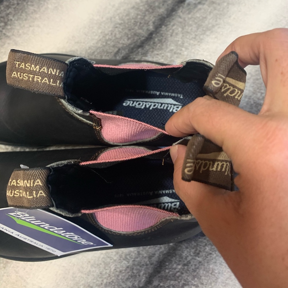 { Blundstone } 1377 Pale Pink Stout Brown Boots - Picture 11 of 13